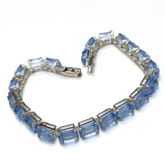 Vintage Monet Light Blue Lucite Rhinestone Bracelet, Rhodium Plated - Picture 6 of 10